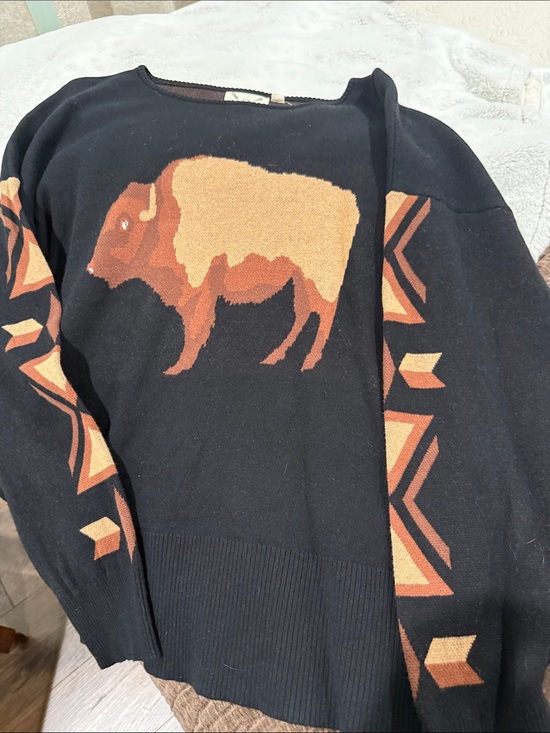 Cotton & Rye Sweaters - Women's Black Crewneck Sweater with Buffalo Graphic size large